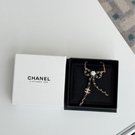 【全新】Chanel香奈兒 皮穿鏈蝴蝶結山茶花項鍊 。