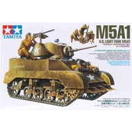 8F Tamiya Model 35313 1/35 WWII US Army M5a1 Light Tank With Soldier Static Assem