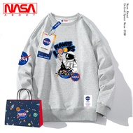 NASA  เสื้อสเวตเตอร์คอกลมพิมพ์ลายการ์ตูนสำหรับผู้ชายของนาซ่า แนวเกาหลีของเทรนด์เสื้อผ้าลำลองริมถนน เ