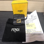 二手*FENDI浮雕滿版三折式短夾 黑色
