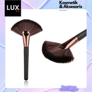 Makeup brush / Fan Brush