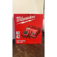 MILWAUKEE M12 M18 Charger