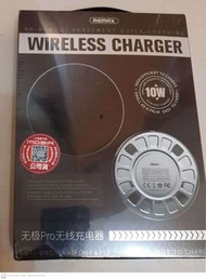 REMAX RP-W18 10W QUICK CHARGING WIRELESS CHARGER