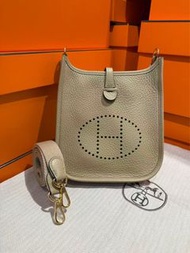 👏🏻門市現貨～🐎Hermes Mini Evelyne風衣灰金釦 K stamp