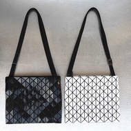Issey Miyake with the same baobao geometric rhombus bag small triangle fish scale commuter new single shoulder oblique cross bag trendy female plaid bag