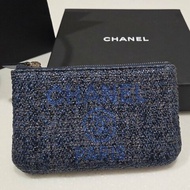 快閃價一天,CHANEL香奈兒金蔥牛仔丹寧LOGO一字拉鍊零錢包/ 卡包