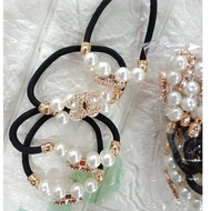 22 - [NEW] Cnl Pearl Hair Tie