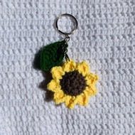 GANTUNGAN FLOWER KEYCHAIN / FLOWER KEYCHAIN / KNITTED KEYCHAIN / CROCHET KEYCHAIN / FLOWER KEYCHAIN 
