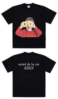 [Acme De La Vie]★กับ HiddenTag ขนาดใหญ่★ADLV เสื้อยืดแขนสั้นสำหรับเด็ก1ชิ้นลายโดนัทเสื้อยืดคู่สำหรับเสื้อยืดลำลองสำหรับผู้ชายเสื้อผ้าฝ้ายแท้100%