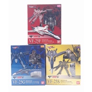 Bandai 1/100 scale Macros F Frontier VF100's Messiah Valkyrie Macross Valkyrie
