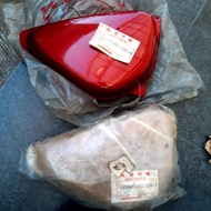 Cb100 125 battery box - cb100 125 side cover - cb100 125 battery tepong original new old stock