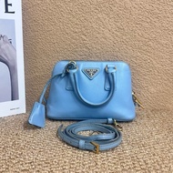 Prada 普拉達  藍色貝殼包
