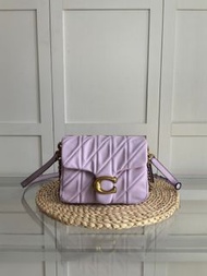 Coach Pillow Tabby 26 手袋