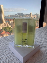 Chanel No 19 refillable purse spray Eau de Toilette EDT 香水 淡香水