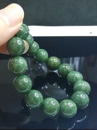 翡翠A貨【花青珠手串】16粒珠，直徑約13.2mm花青種 , 色濃滿綠，珠串基本完好，直徑較大，適合男佩戴。