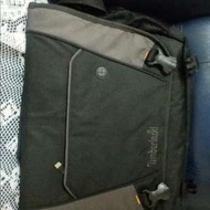 Timberlan側背包9成新，少用，可放筆電，夾層多因用不到故售，正品1200高雄面交