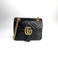 Gucci 黑牛皮Marmont 馬夢22 金釦 斜背包 446744