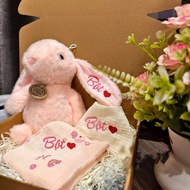 Gift Set for babies embroidered with their own name includes: Plush rabbit + Bibs + Towel as a meani