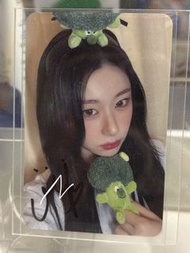 itzy chaeryong 簽卡