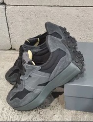 紫鑽🌟誠信商家🌟💜全新有盒New Balance 327 牛皮織物減震防滑耐磨 低幫休閒跑步鞋 男女同款 黑色