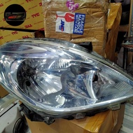 Headlamp Lampu depan Nissan almera original kanan. RH