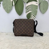 《荃灣實體店》LV 經典老花 District PM size 晶片款 郵差包