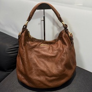 Prada 棕色全皮hobo肩背包