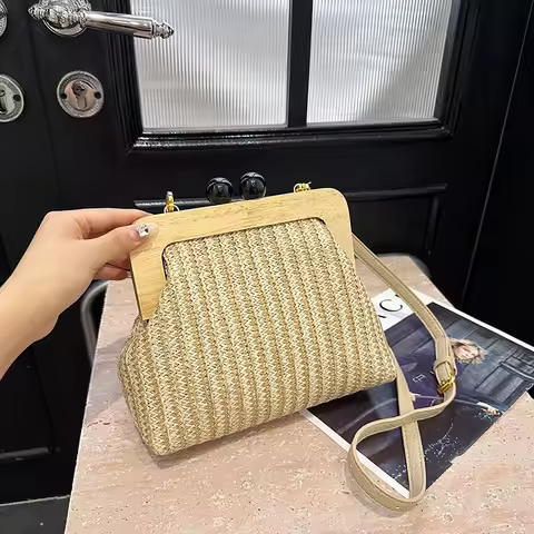 2024 Women Messenger Bags New Fashionable Popular Grass Knitted Small Square Bag Personalized Single