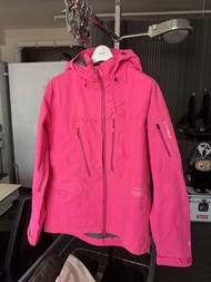AK457 by Burton GORE-TEX 滑雪褸褲套裝（S size)