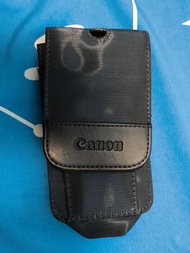 Canon 細相機袋一個