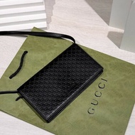 Gucci古馳黑色全皮壓花woc斜背包