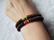 8mm椰壳隔片+松石， 红珊瑚 手串