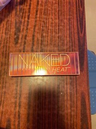 Urban Decay Naked Heat 眼影