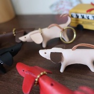 可愛狗狗上學去 皮革吊飾鑰匙圈(4色) / 毛小孩 臘腸犬 手工製作