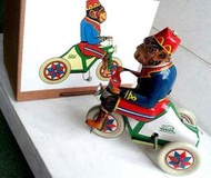 +鐵八甲+ 復古鐵皮玩具-西班牙鐵皮玩具猴子騎三輪車~~