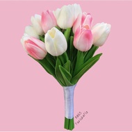 Hand flower fiance/sanding