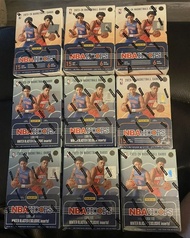 (保證一張簽名卡或物料卡) 2023 - 2024 Hoops Basketball Blaster Box and Holiday Blaster Box (Holiday Blaster Box 