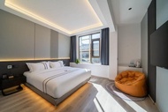 LiJiang Shiningland Resort Hotel（Lijiang Old Town）