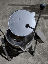 二手 16公升蒸汽二重鍋/團膳蒸氣鍋/蒸煮鍋/傾倒式迴轉鍋