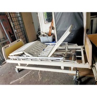 Used  3 crane Electric hospital bed with mattress / Katil orang pesakit siap tilam