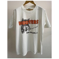 Second-Hand T-shirt Hooters T shirt Franchise Restaurant Has Branches Around The World.