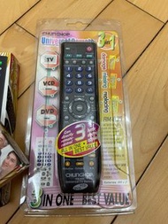 4個電視遙控（VCV.DVD)
