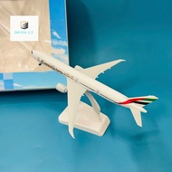 20cm Premium EMIRATES Airplane Model with Die-cast Wheels 1/400 Scale