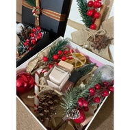 CHRISTMAS STYLE DECORATIVE GIFT BOX SIZE 23*23CM