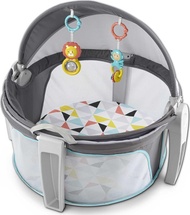 Fisher-Price แบบพกพา Bassinet On-The-Go Baby Dome,พื้นที่เล่นการเดินทางพร้อมของเล่นทารกแรกเกิดพัฒนาก