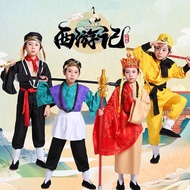 Masquerade of the 4 monks and students with accessories to go to prayers