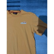 Ellesse***