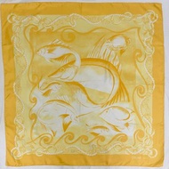 Celine 古董黃色魚形圖案裝飾繩鍊邊框方形絲巾