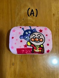 (A) Anpanman 隱形眼鏡盒；（B) 玩具枱燈DIY Kit；(C) San-x 角落生物擦紙膠      ;    (D) Sanrio 2022 KT 擦紙膠；（E) Sanrio 201