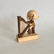豎琴演奏者的木雕